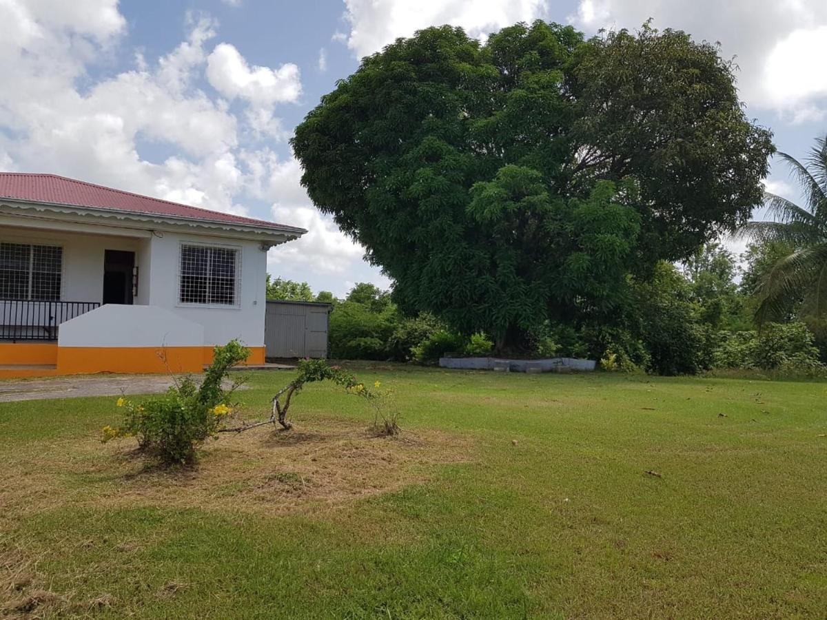 Kaz A Faup Vila Grand-Bourg  Exterior foto