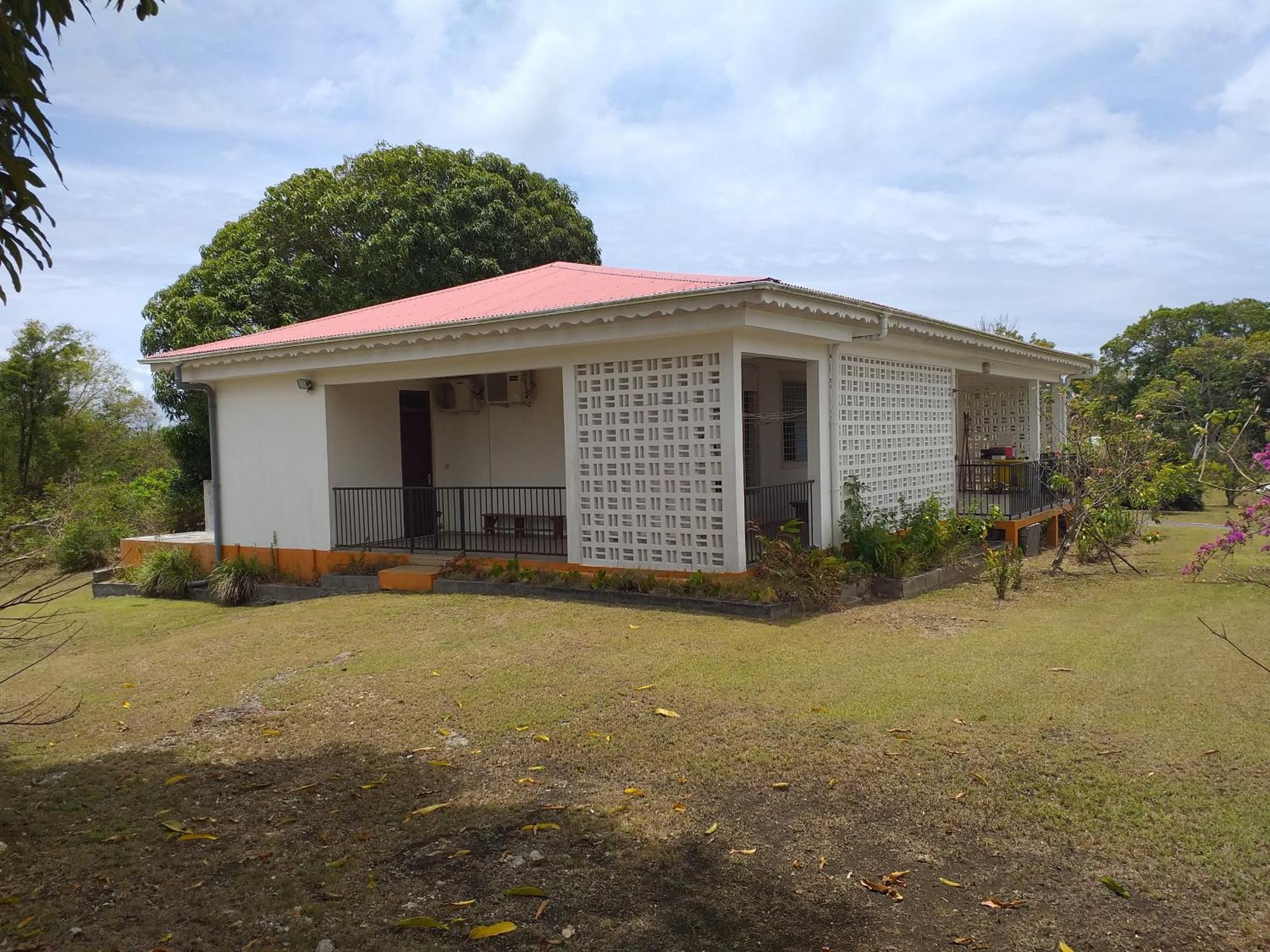 Kaz A Faup Vila Grand-Bourg  Exterior foto