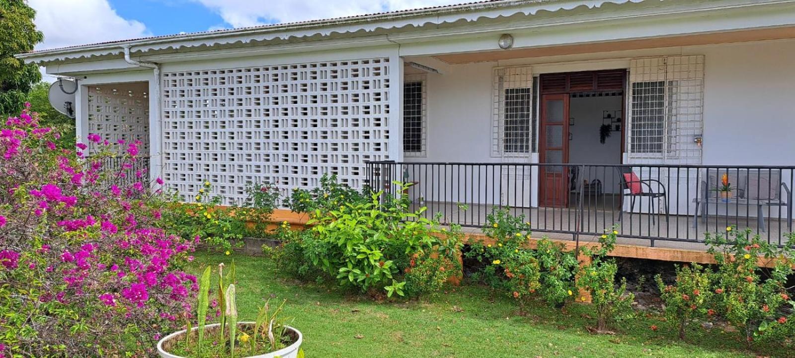 Kaz A Faup Vila Grand-Bourg  Exterior foto